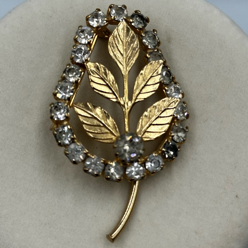 Vintage Gold Tone Leaf Brooch With Clear Rhinestones Elegant Pin